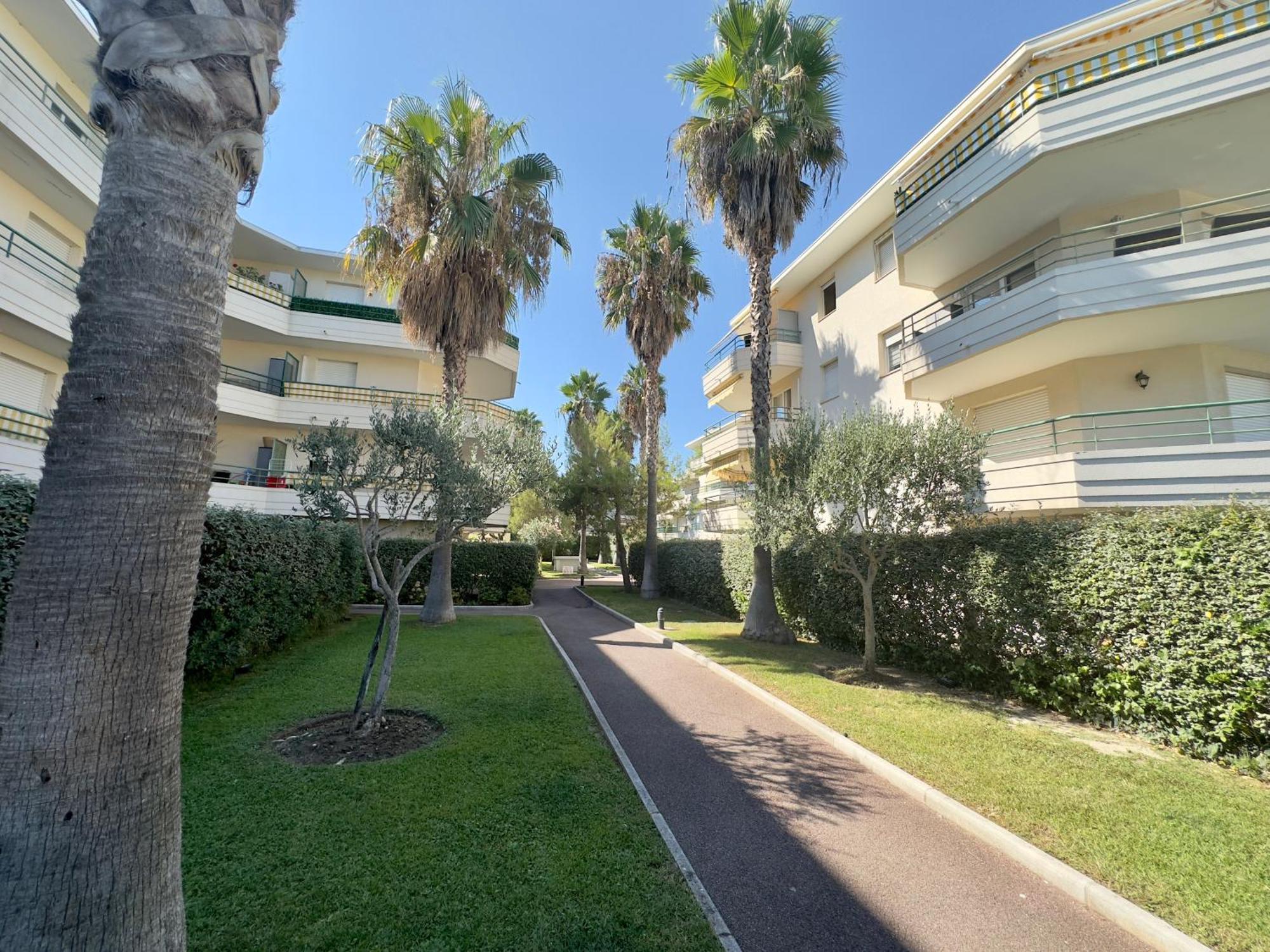 Regent Cote D'Azur Air-Conditioned, Pool, Garden & Parking Villeneuve-Loubet Exterior foto